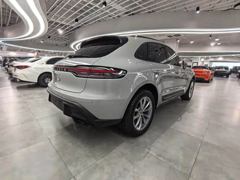 Porsche Macan — миниатюра 16