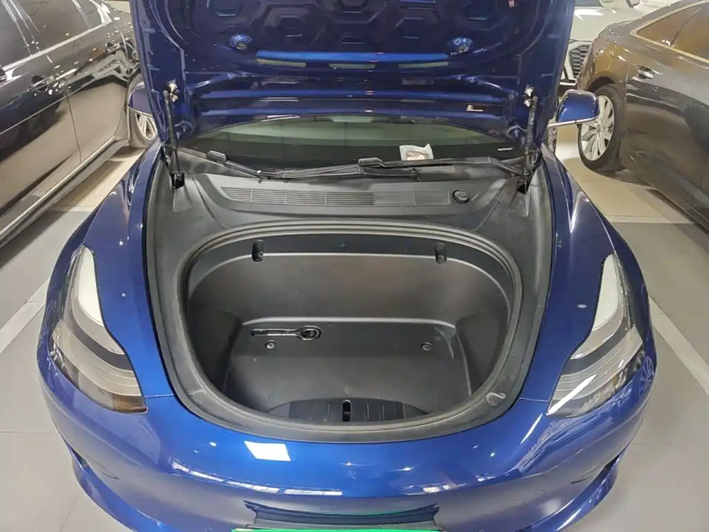 Tesla Model 3 — миниатюра 20