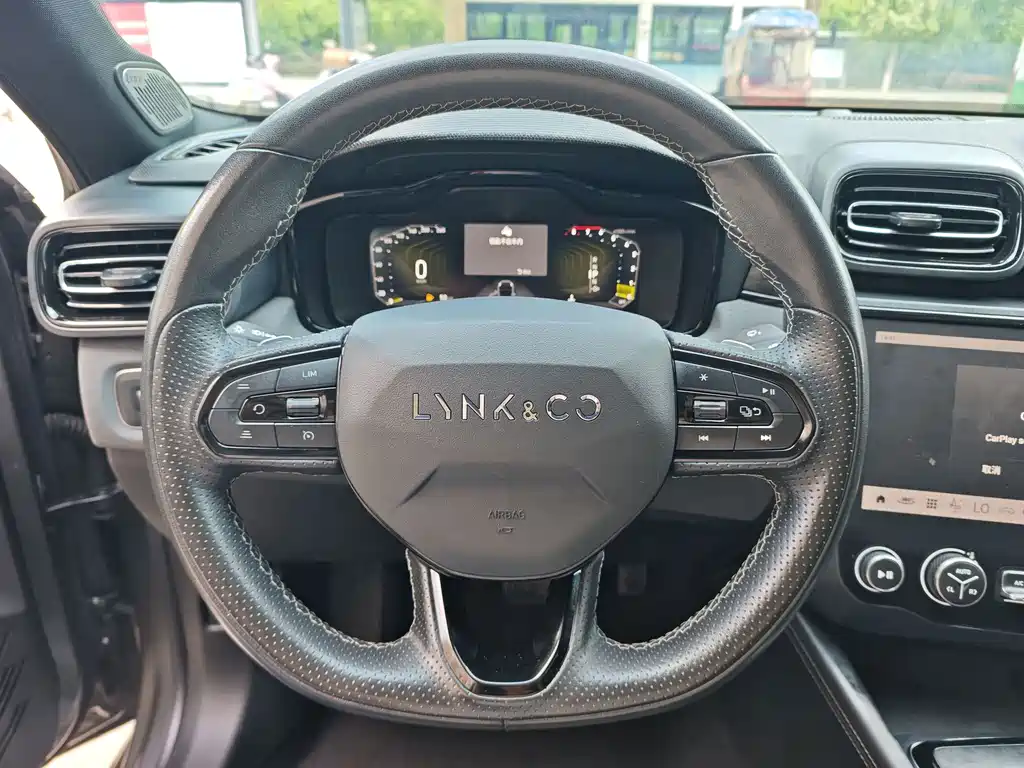 Lynk & Co 03 — миниатюра 6