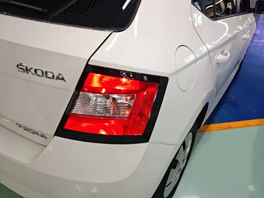 Skoda Fabia — миниатюра 8