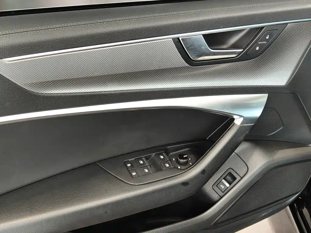 Audi A6L — миниатюра 13