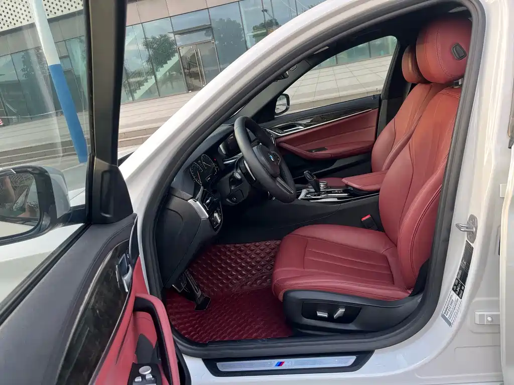 BMW 5 Series — миниатюра 10