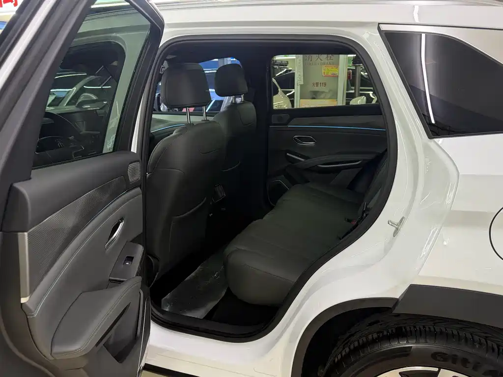 BYD L DM-i — миниатюра 8