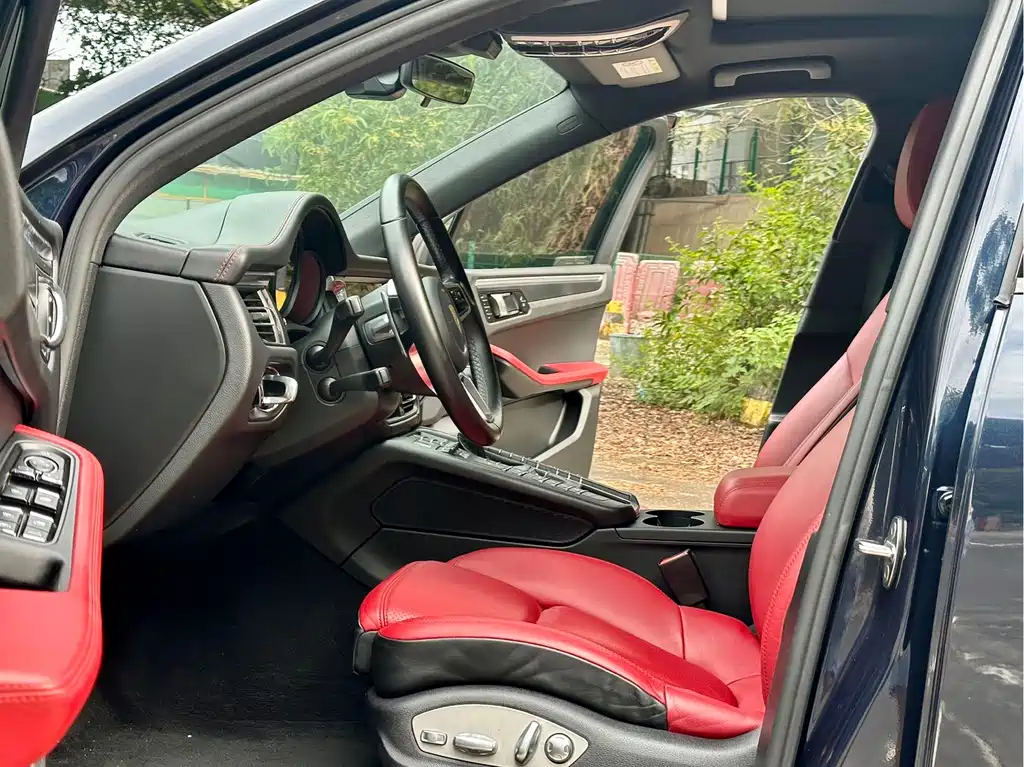 Porsche Macan — миниатюра 11