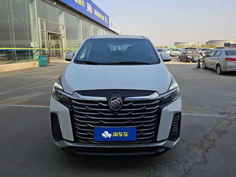 Buick GL8 — миниатюра 2