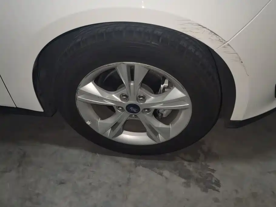 Ford Focus — миниатюра 6