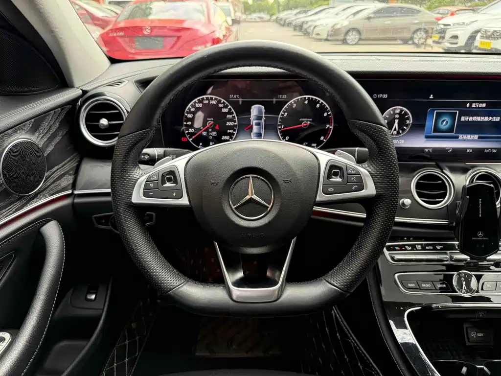 MERCEDES-BENZ E CLASS