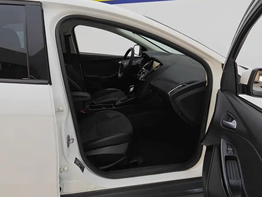 Ford Focus — миниатюра 8