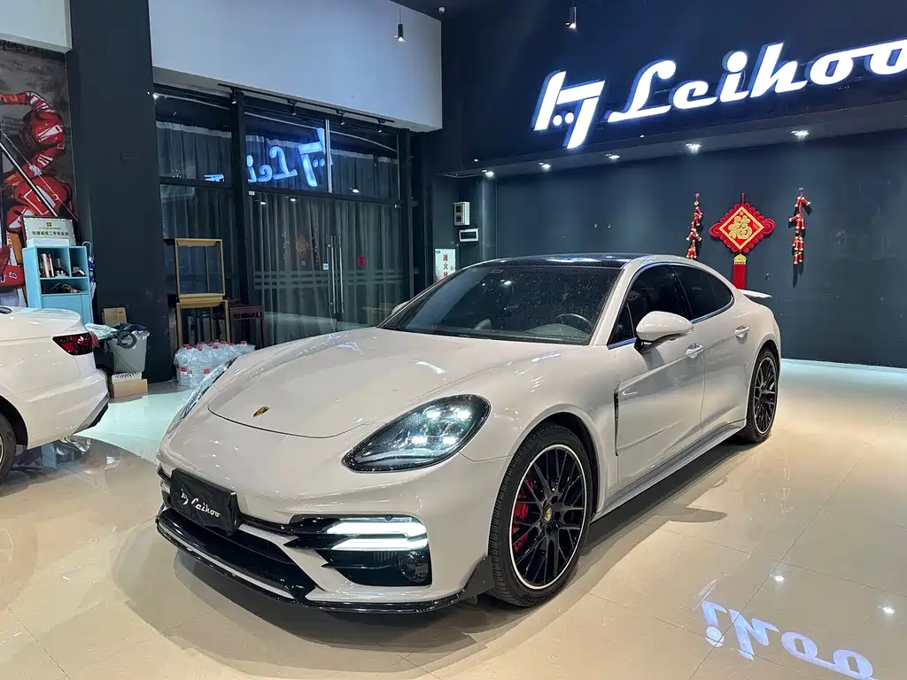 Porsche Panamera 2022