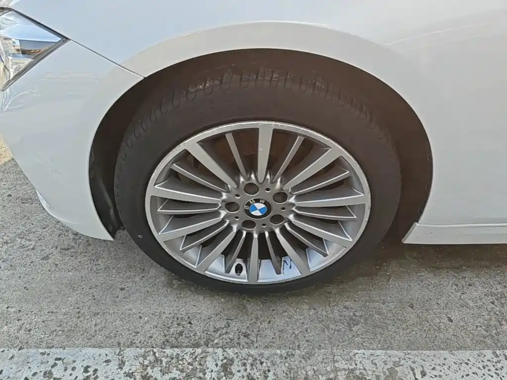 BMW 3 Series — миниатюра 23
