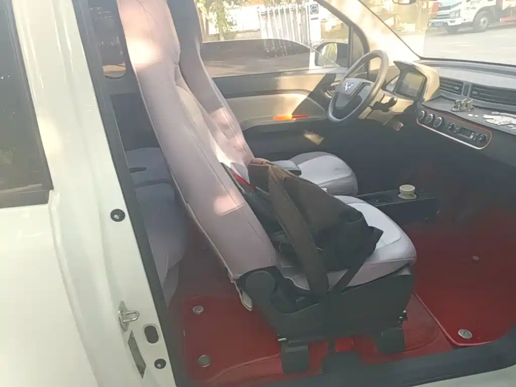 Wuling MINIEV — миниатюра 25