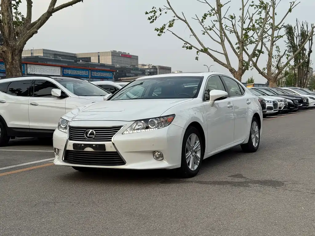 Lexus ES 2015