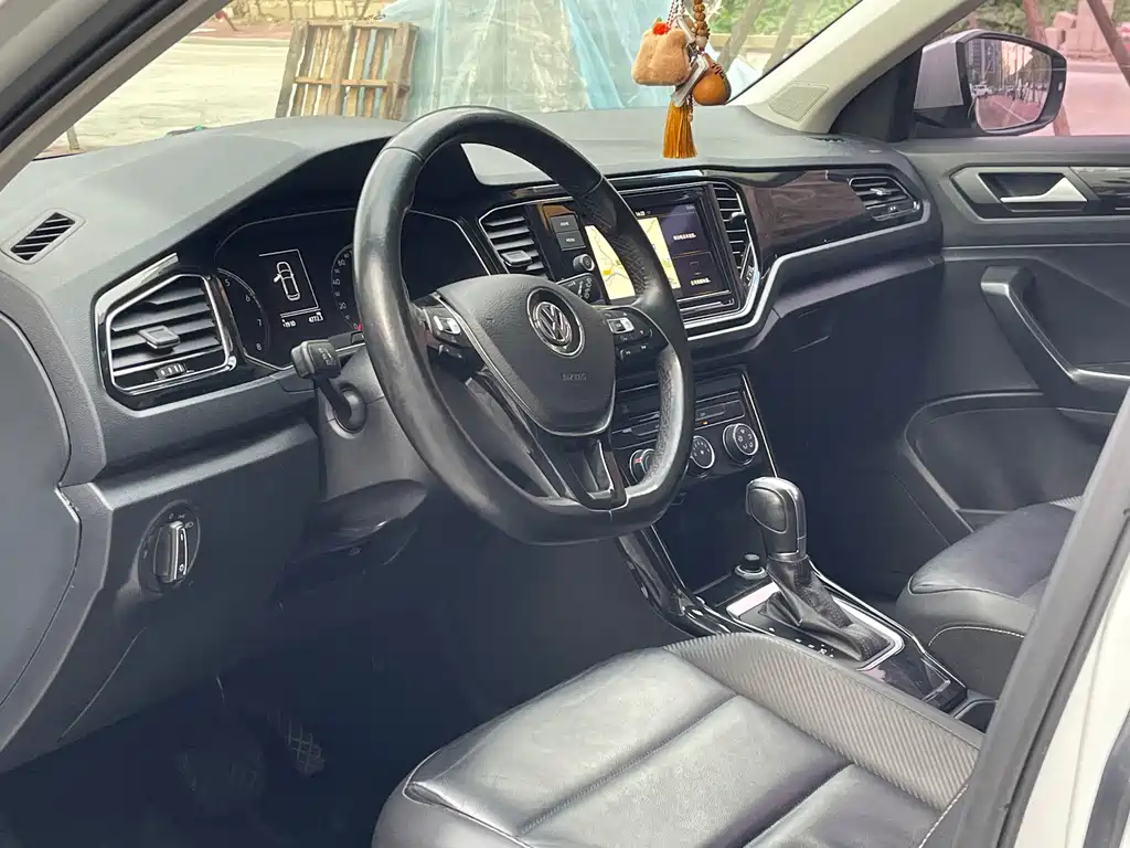 Volkswagen T-Roc — миниатюра 7