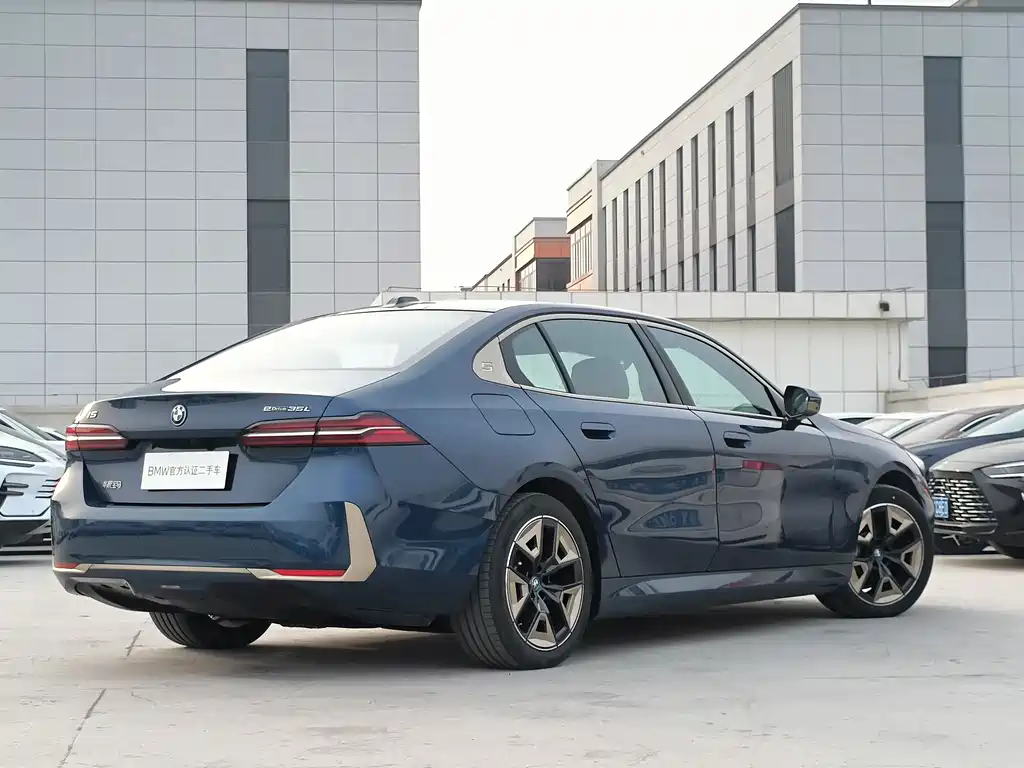 BMW I5