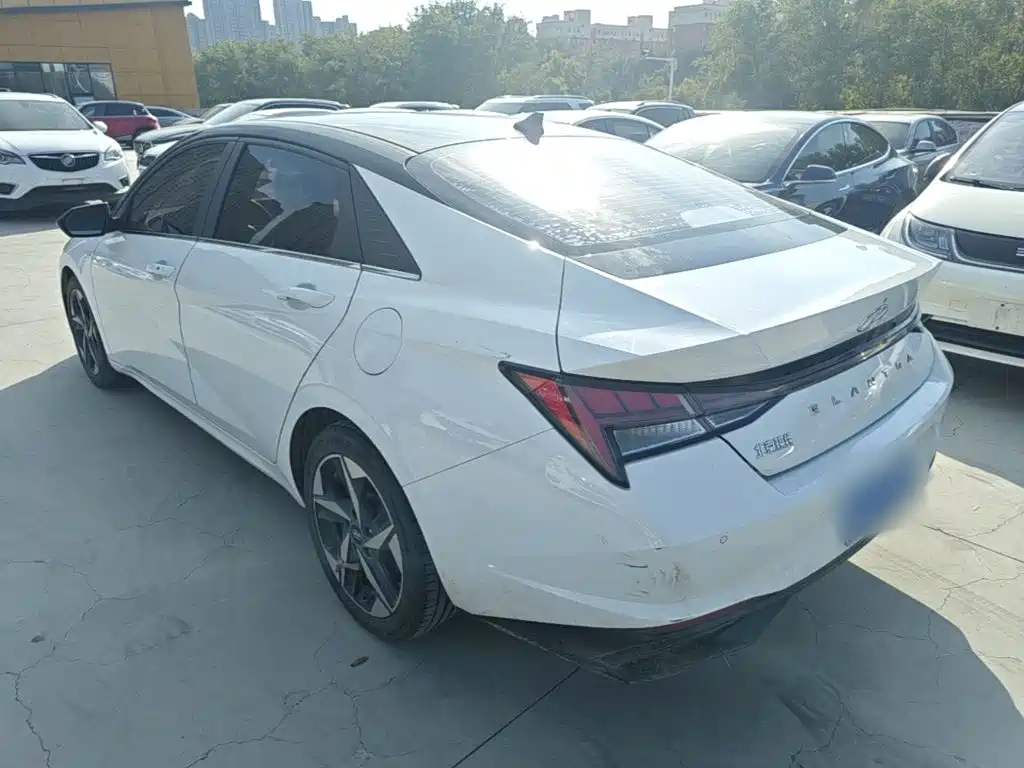 Hyundai Elantra — миниатюра 5