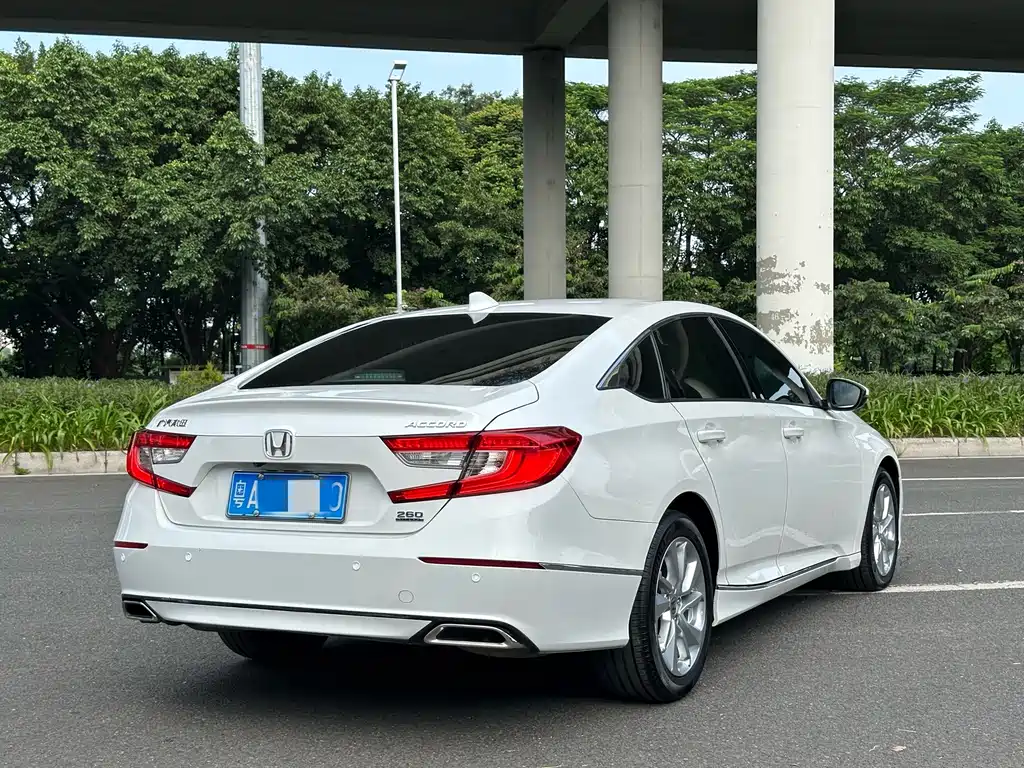 Honda Accord — миниатюра 16