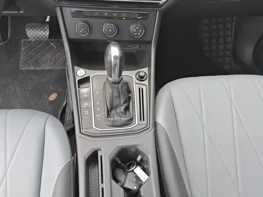 Volkswagen Lavida — миниатюра 16