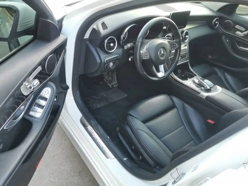 Mercedes-Benz C-Class — миниатюра 16