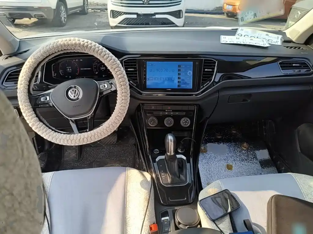 Volkswagen T-Roc — миниатюра 10