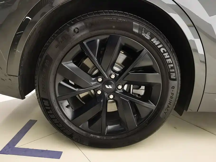 Li Auto Li L8 — миниатюра 6