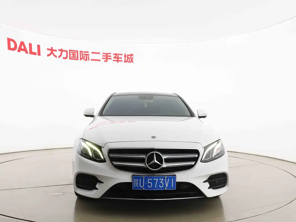 Mercedes-Benz E-Class — миниатюра 2