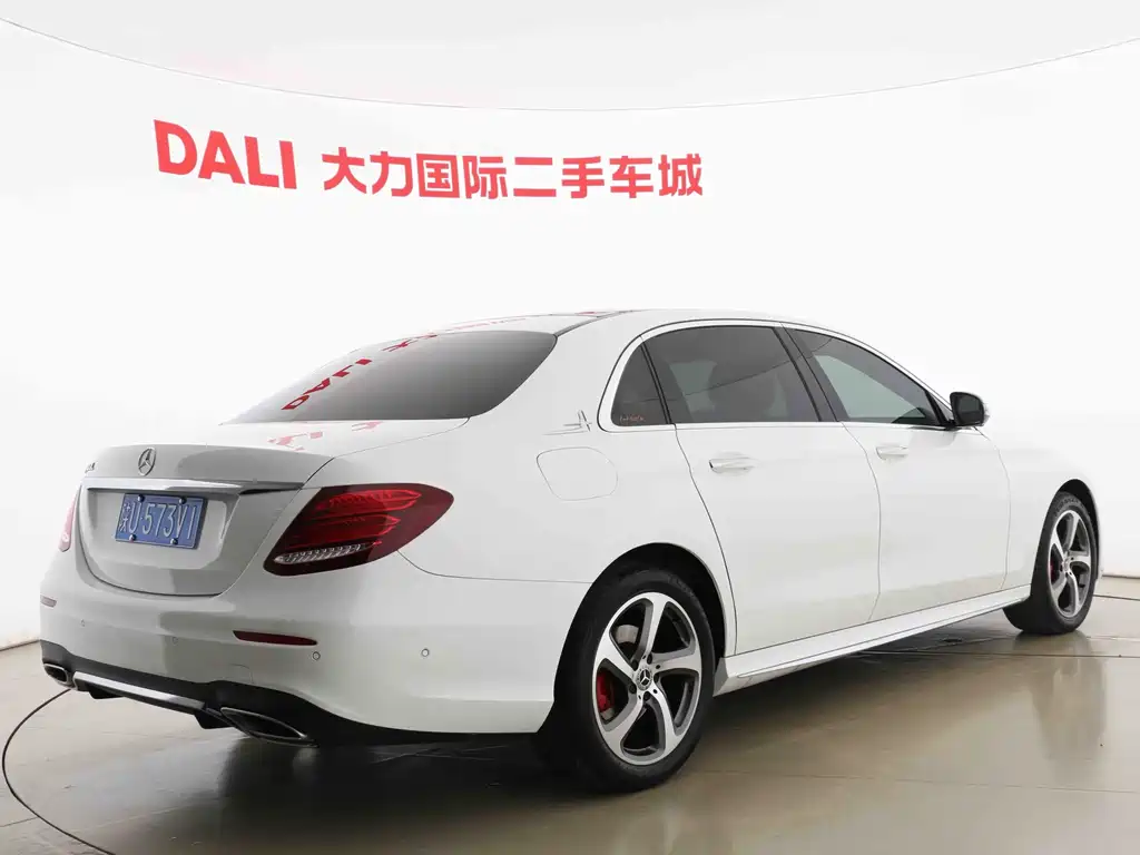 Mercedes-Benz E-Class — миниатюра 15