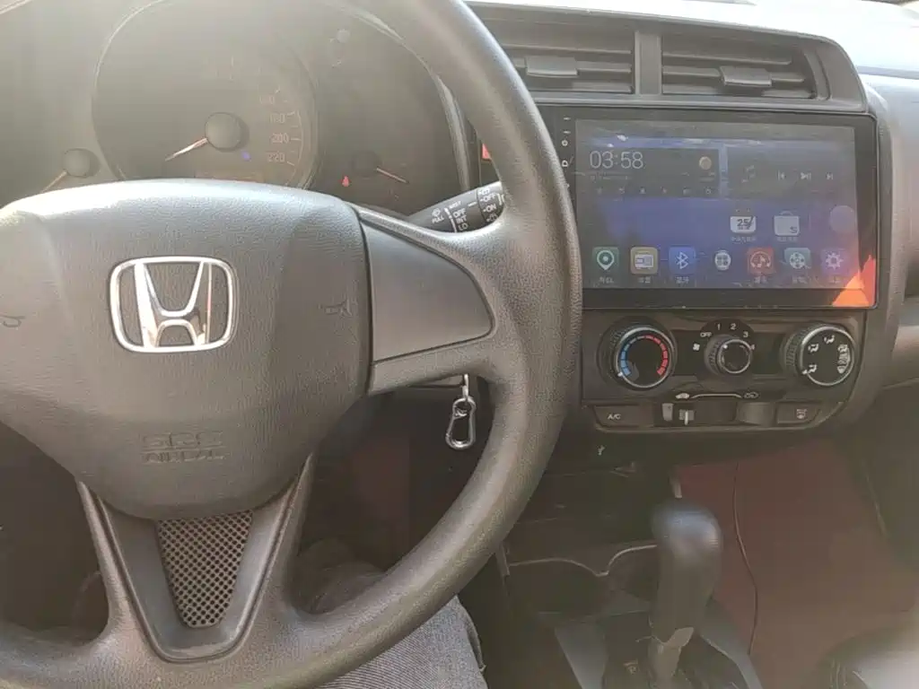 Honda Fit — миниатюра 6