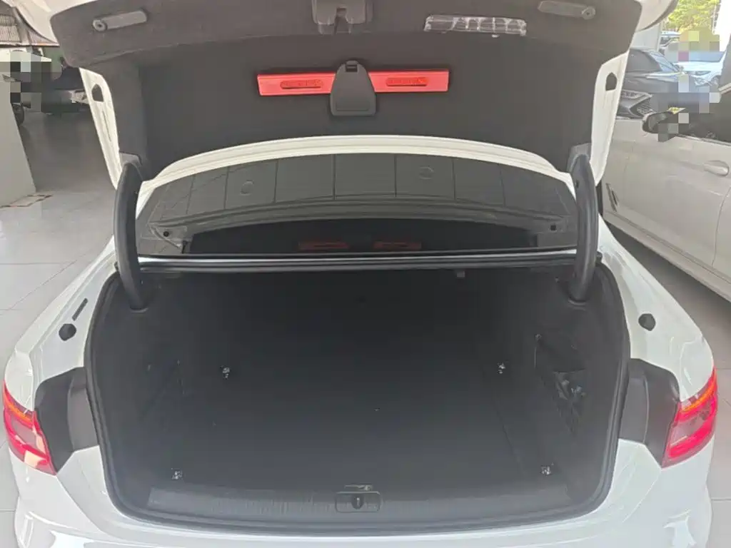Audi A4L — миниатюра 19
