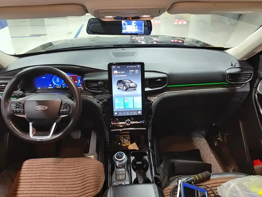 Ford Explorer — миниатюра 12