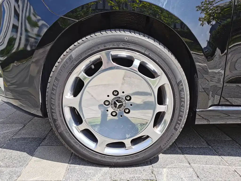 MERCEDES-BENZ V CLASS