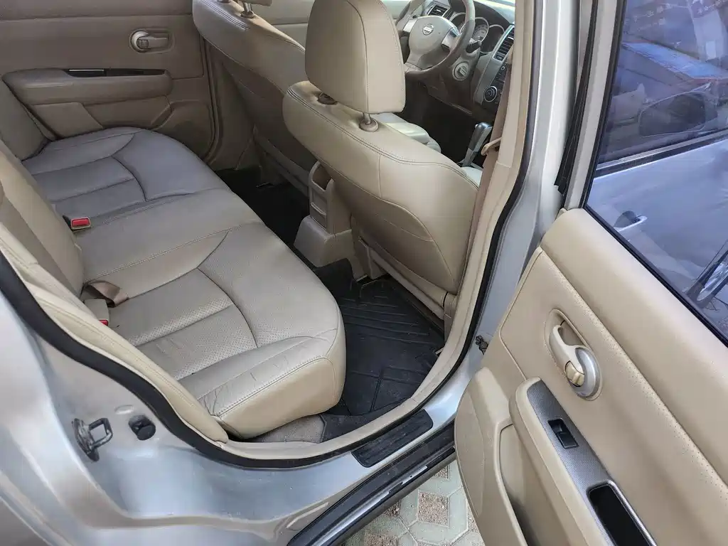 Nissan Tiida — миниатюра 10