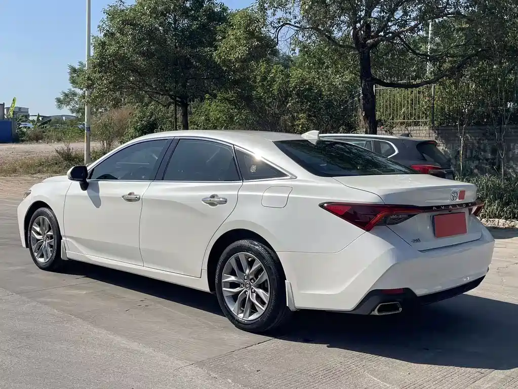 Toyota Avalon — миниатюра 7