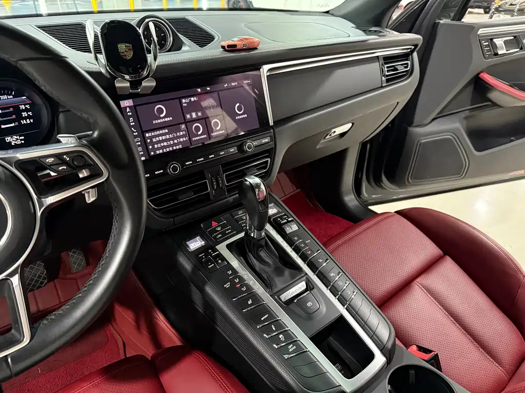 Porsche Macan — миниатюра 14