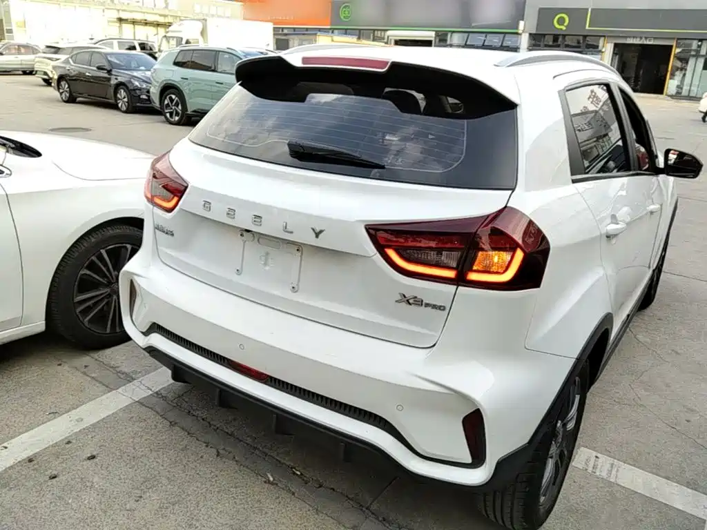 Geely Vision X3 — миниатюра 7
