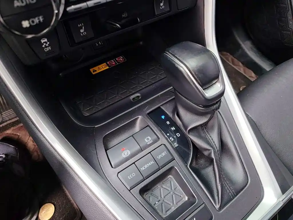 Toyota RAV4 — миниатюра 14