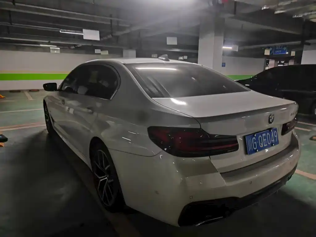 BMW 5 Series — миниатюра 4