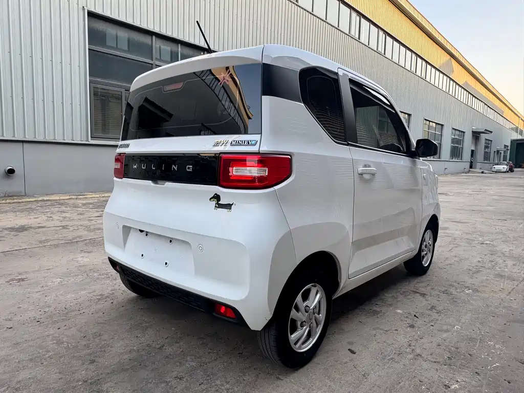 Wuling MINIEV — миниатюра 5