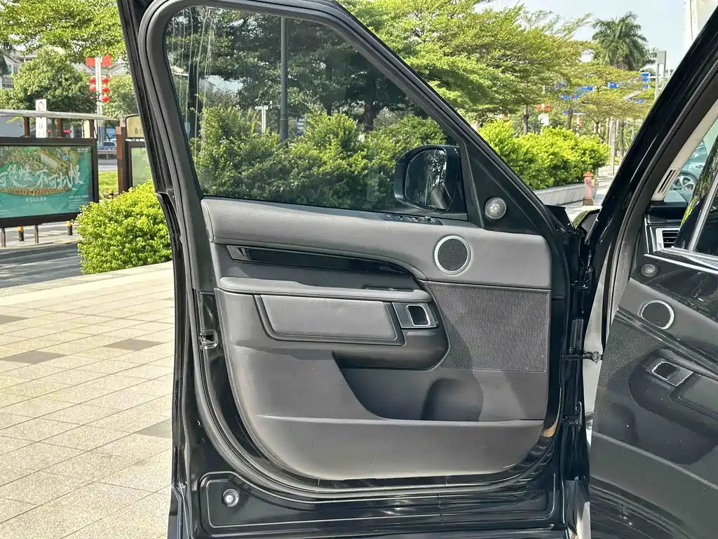 Land Rover Discovery — миниатюра 12