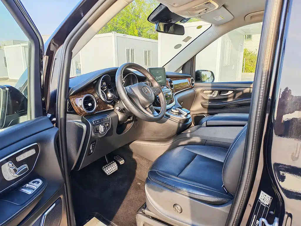 Mercedes-Benz V-Class — миниатюра 6
