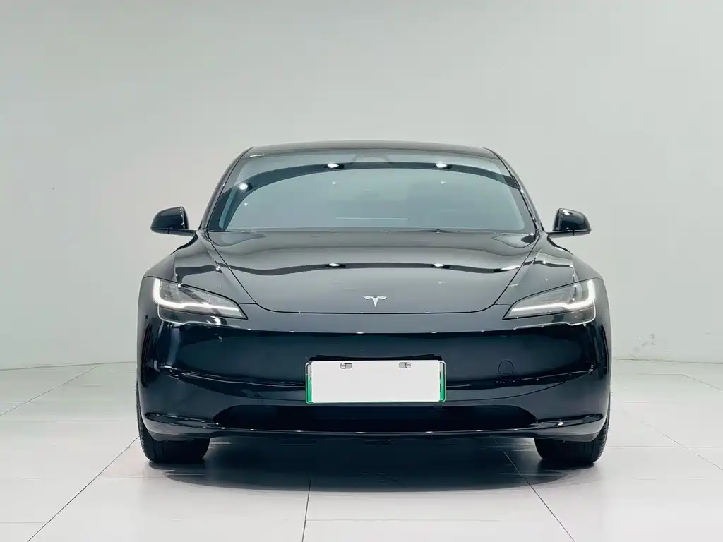 Tesla Model 3 — миниатюра 2