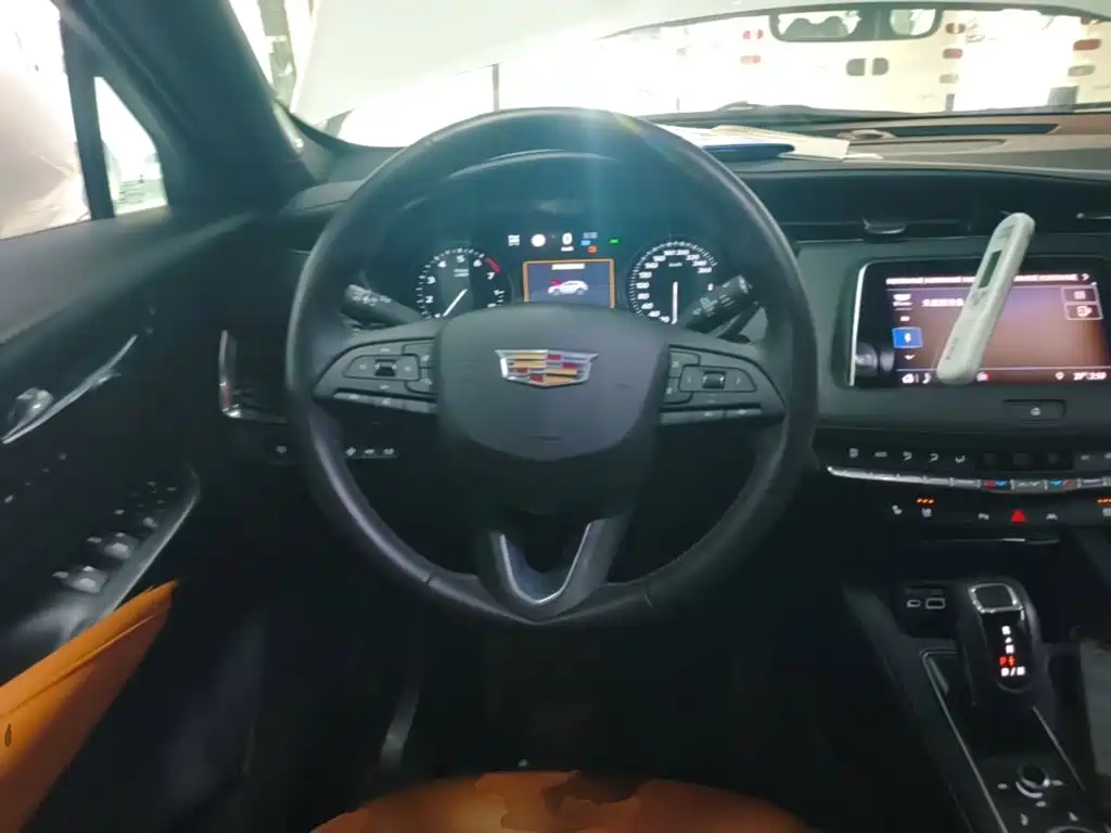 Cadillac XT4 — миниатюра 7