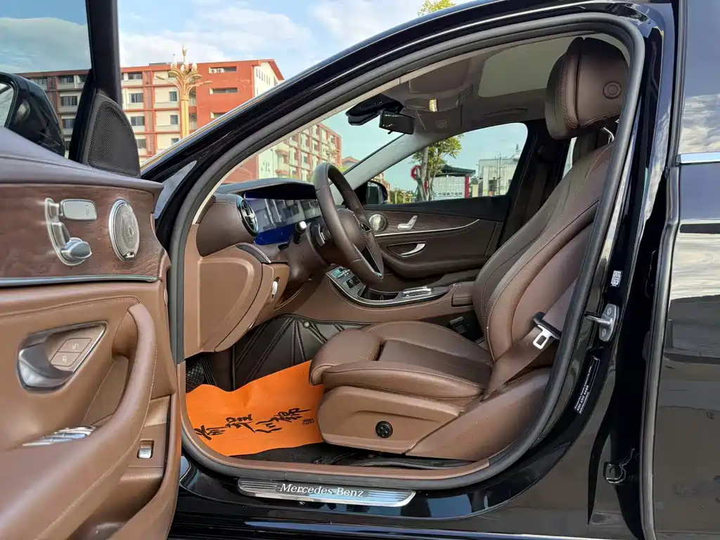 MERCEDES-BENZ E CLASS