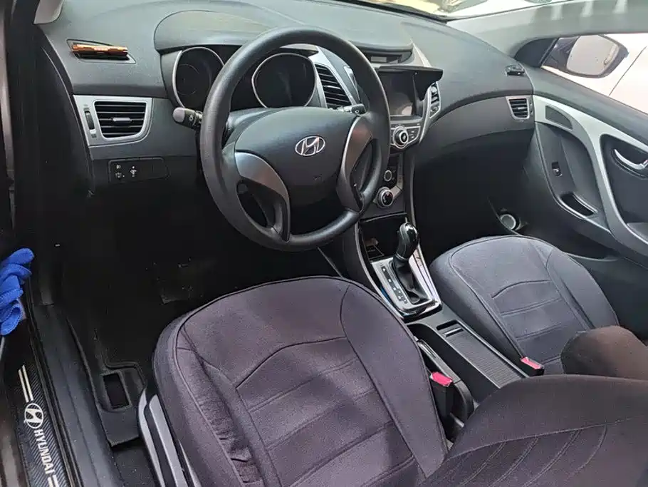 Hyundai Elantra Langdong — миниатюра 12