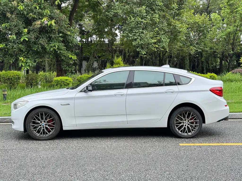 BMW 5 Series GT 5 GT 2010 535i Luxury