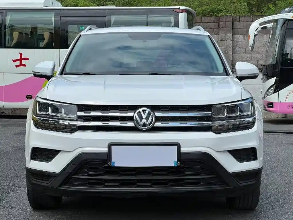 Volkswagen Tharu — миниатюра 2