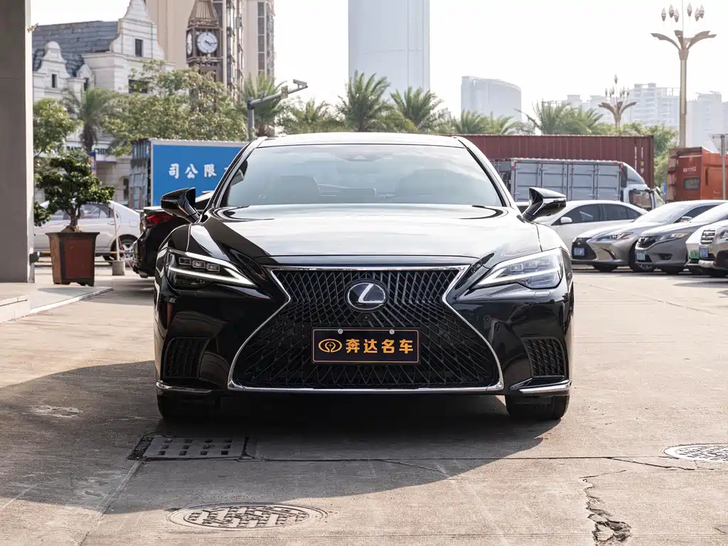 Lexus LS — миниатюра 2