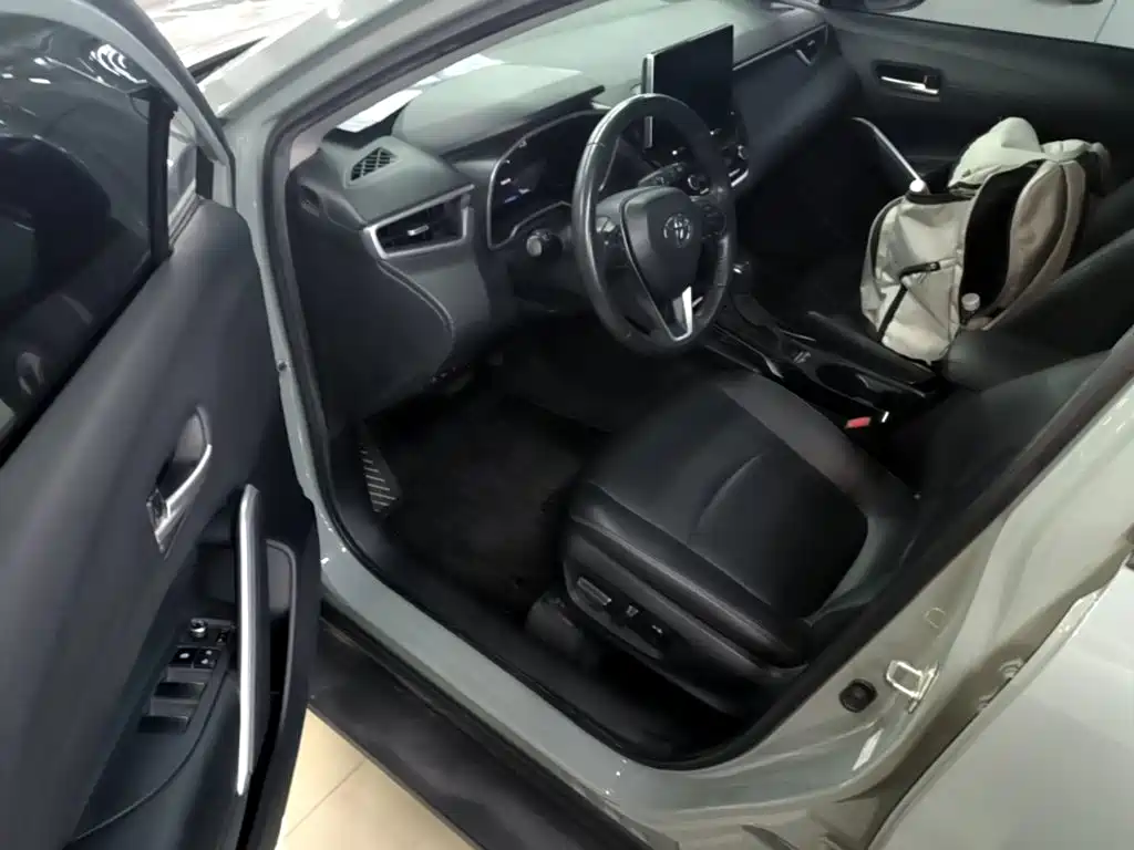 Toyota Corolla Cross — миниатюра 16