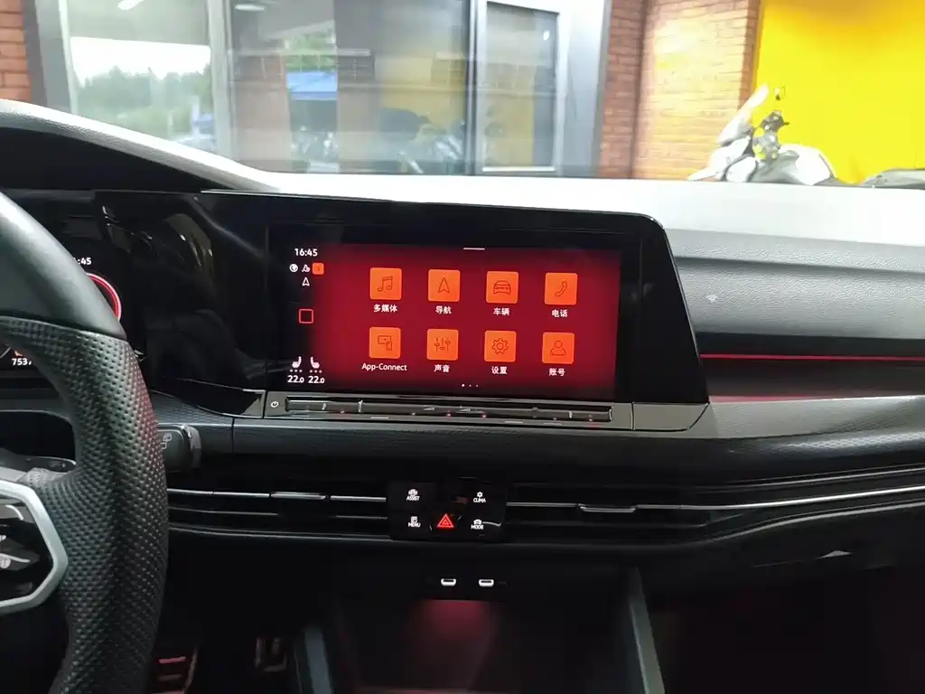 Volkswagen Golf GTI — миниатюра 14
