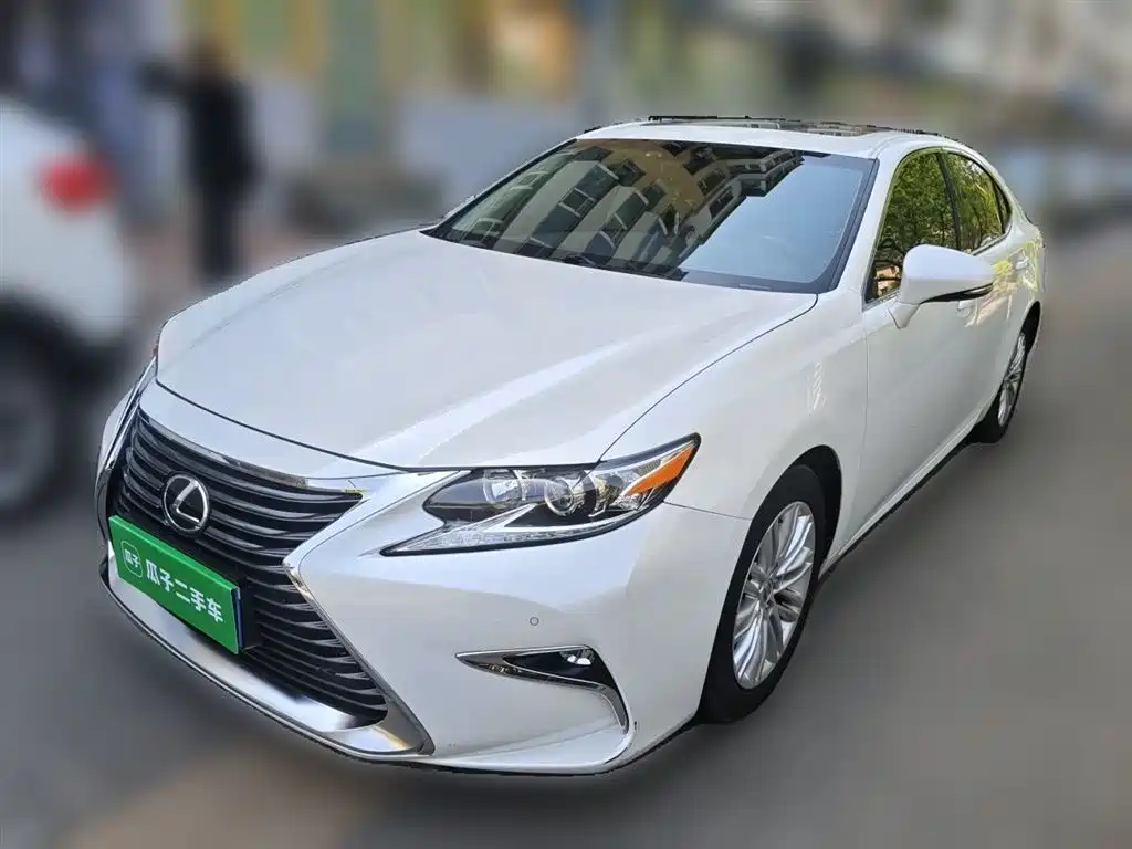 Lexus ES 2016