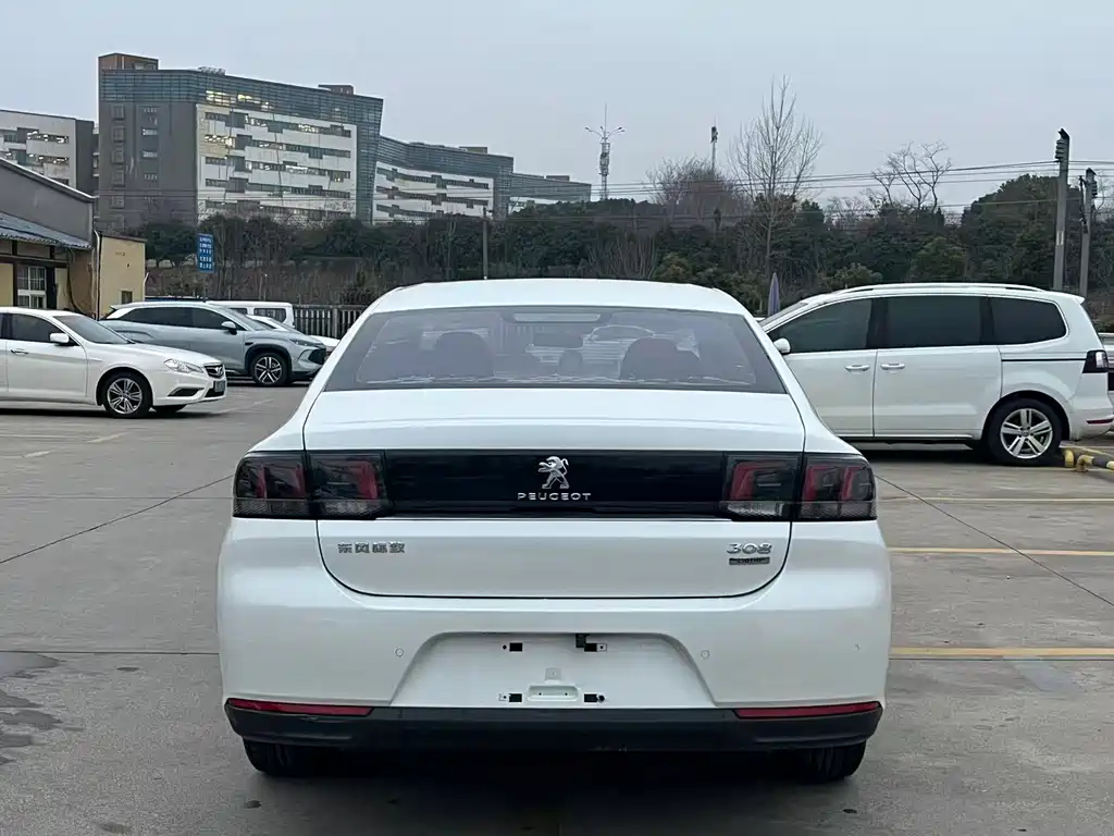 PEUGEOT 308
